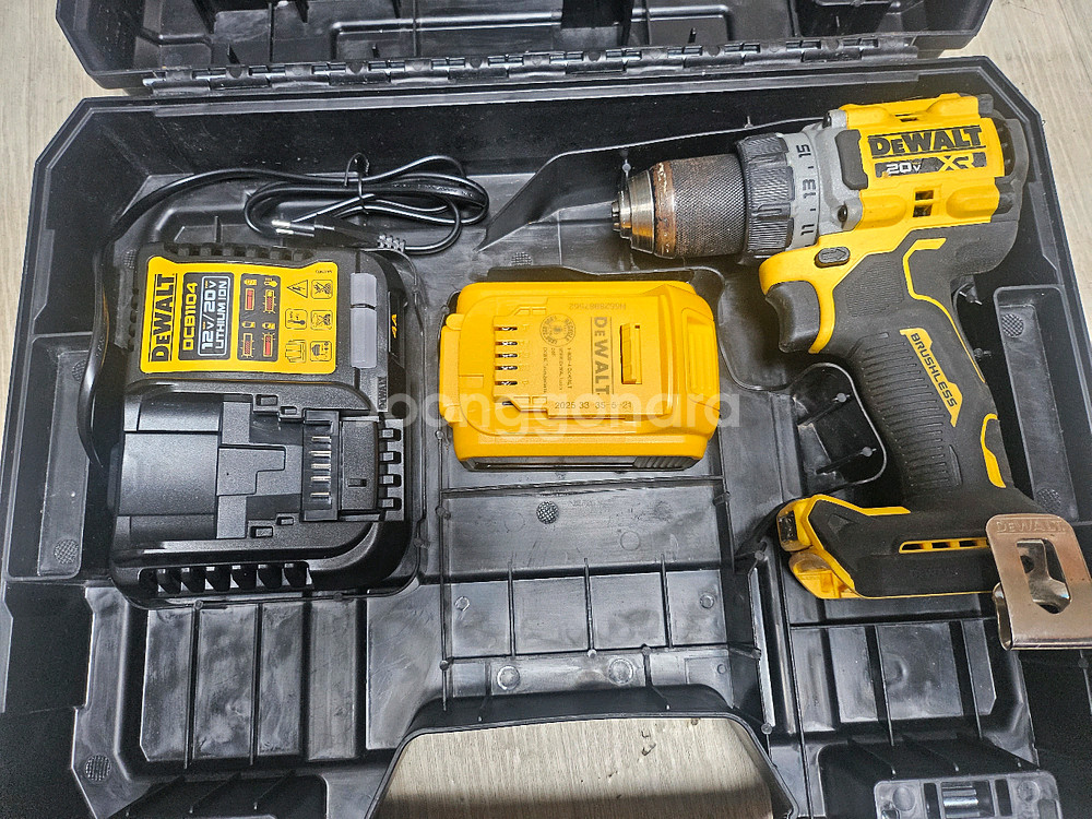 디월트 20V MAX 브러쉬리스 전동 스크류 드라이버 드릴--0