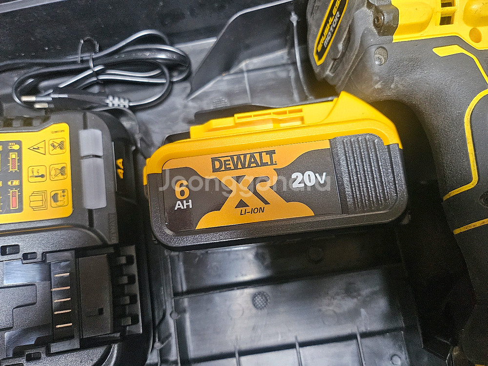 디월트 20V MAX 브러쉬리스 전동 스크류 드라이버 드릴--3