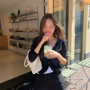 타낫 T/T Lace trim v-neck cardigan (black)