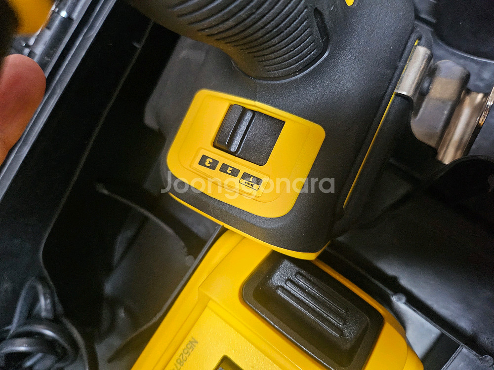 디월트 DCF845 충전 임팩 드라이버 드릴 세트--3