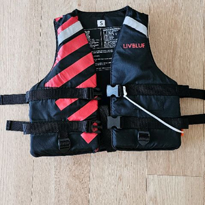 라이브블루 구명조끼 S사이즈 만원에 판매합니다.