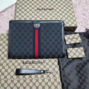 발렌시아가 x 구찌 해커프로젝트 클러치 새상품 팝니다