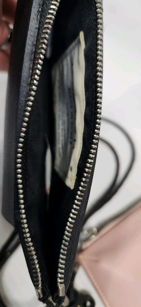 마르헨제이 롤리백. 휴대폰가방 이미지