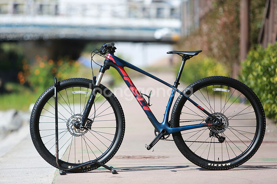 *주행거리 짧음*20년 펠트 *카본완성차* 16인치-29인치---1