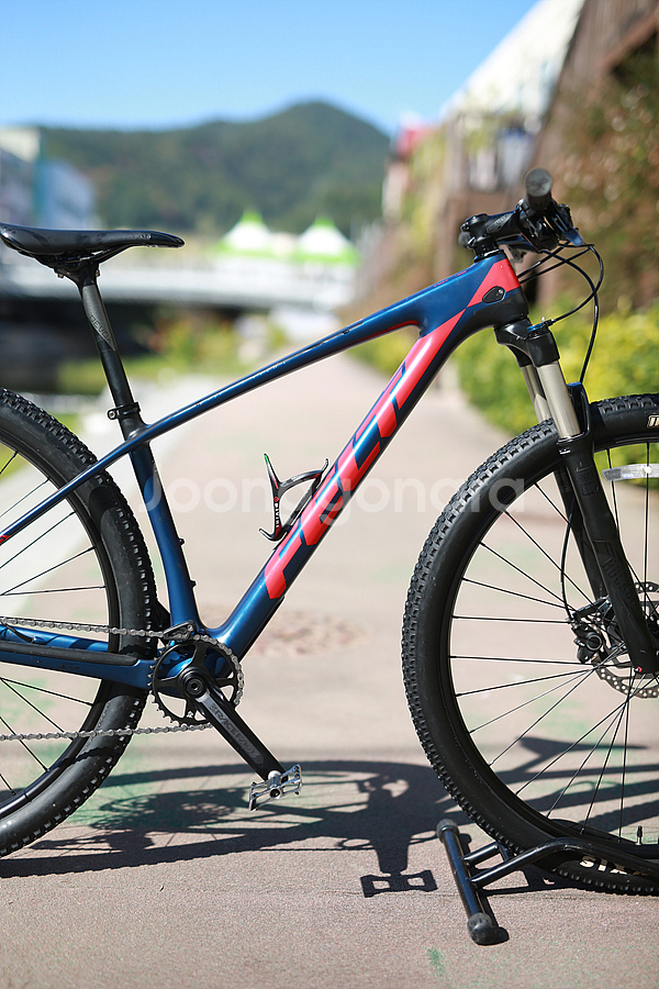 *주행거리 짧음*20년 펠트 *카본완성차* 16인치-29인치---4