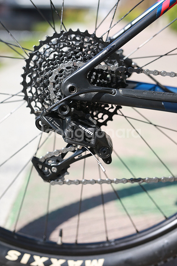 *주행거리 짧음*20년 펠트 *카본완성차* 16인치-29인치---6