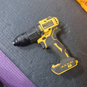 디월트충전함마드릴DCD709 본체만 브러쉬리스