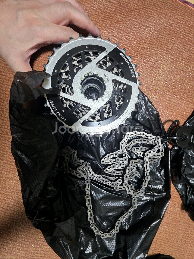 스램 레드 이탭 axs 12단 e1 그룹셋 팝니다.--5