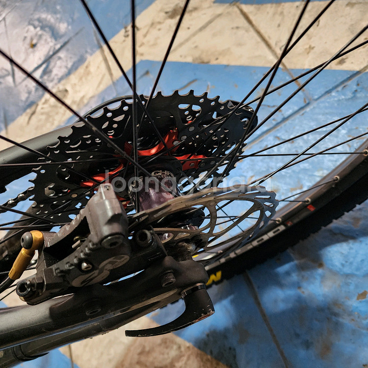 산타크루즈 노매드cc 풀카본 26인치 xt12단 바팡500w--5