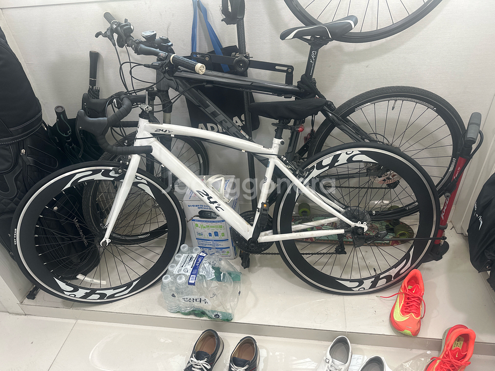 24도 화이트 자전거--0