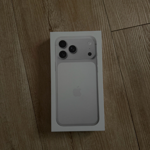 아이폰17프로맥스 1테라 미개봉 실버 자급제 팝니다