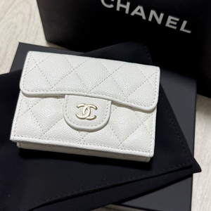 샤넬 클래식 스몰 캐비어 플랩 지갑 화이트 금장
