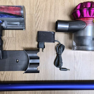 깨끗하게 세척한 다이슨 청소기 V7(18분 연속동작)