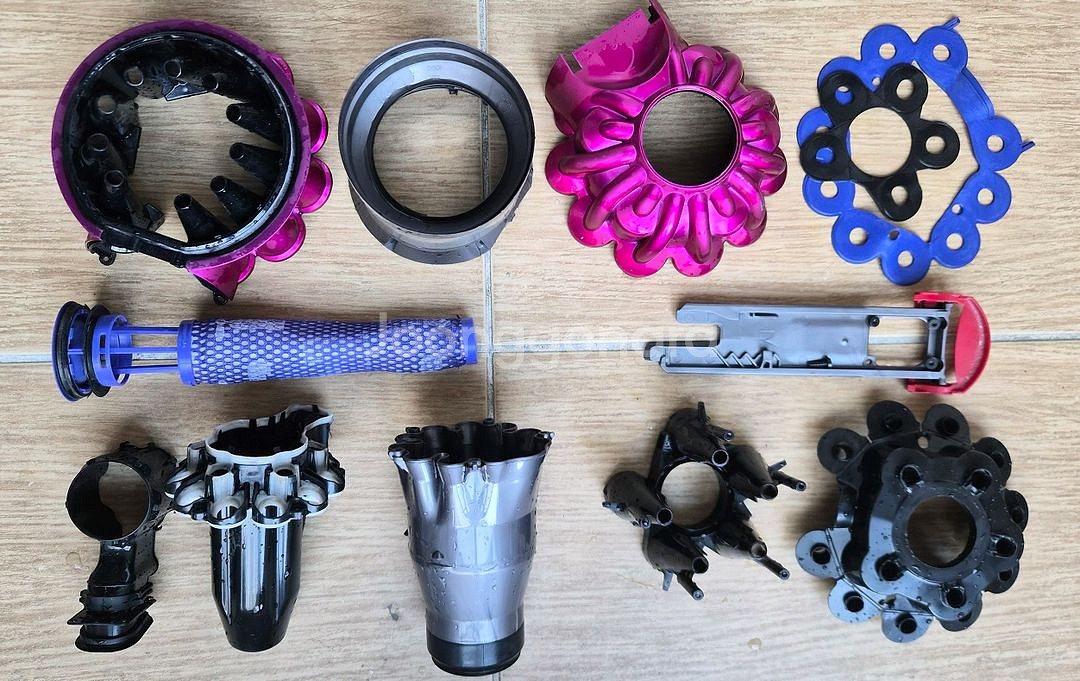 깨끗하게 세척한 다이슨 청소기 V7(18분 연속동작)--8