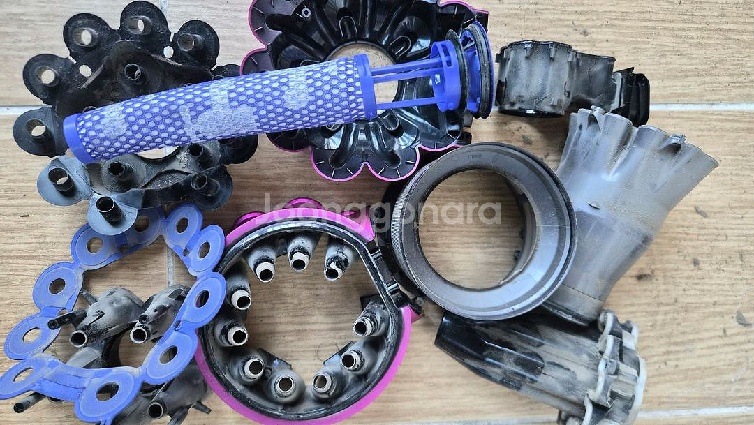 깨끗하게 세척한 다이슨 청소기 V7(18분 연속동작)--9