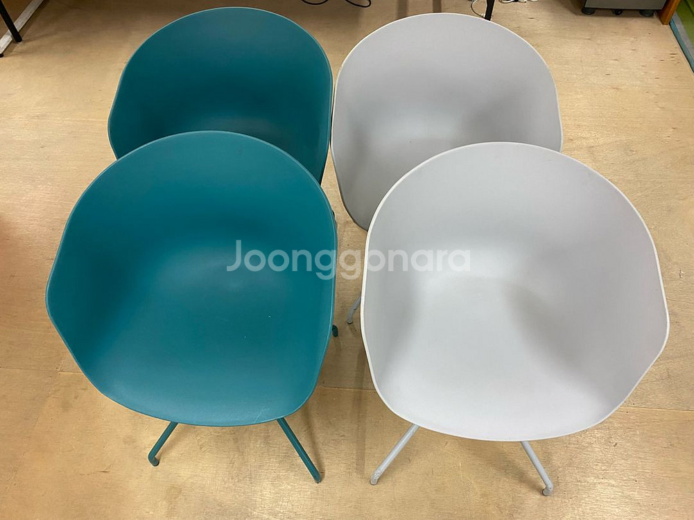 카페의자/응접실의자/식탁의자 4개 (teal색2, 옅은회색 2)--0