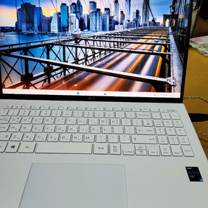 LG그램 16Z90P-GA50K i5-1135G7 SSD512