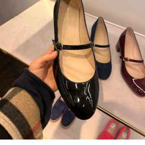 스튜어트와이츠먼 메리제인 블랙 이미지