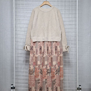 써스데이아일랜드 플리츠 니트원피스