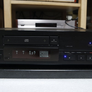 소니 CDP-X555ES 플레이어