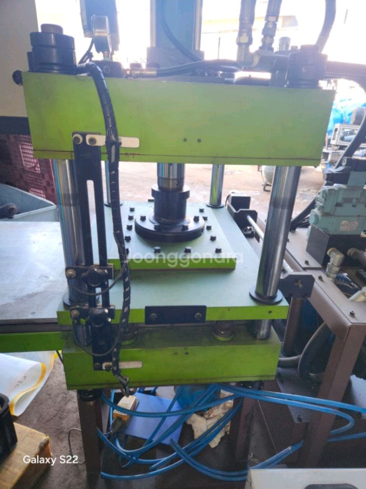 톰슨프레스 자동유압톰슨기계 자동유압프레스 유압프레스 재단기 이미지