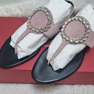 로저비비에 플립플랍 샌들 이미지