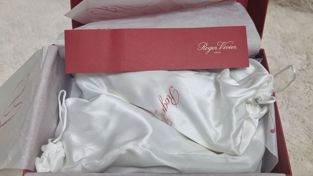 로저비비에 플립플랍 샌들 이미지