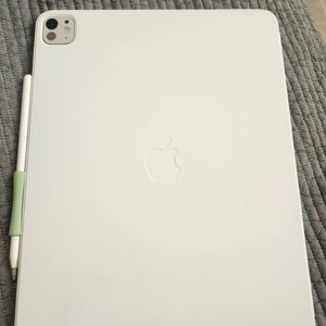 아이패드 프로 13 (m4) 정품 케이스