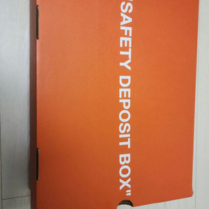 나이키 테라포마 X 오프화이트 270 팝니다