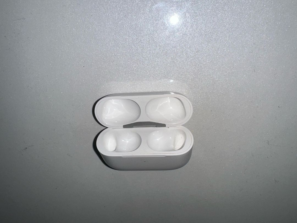 에어팟 프로 2세대 라이트닝본체--1