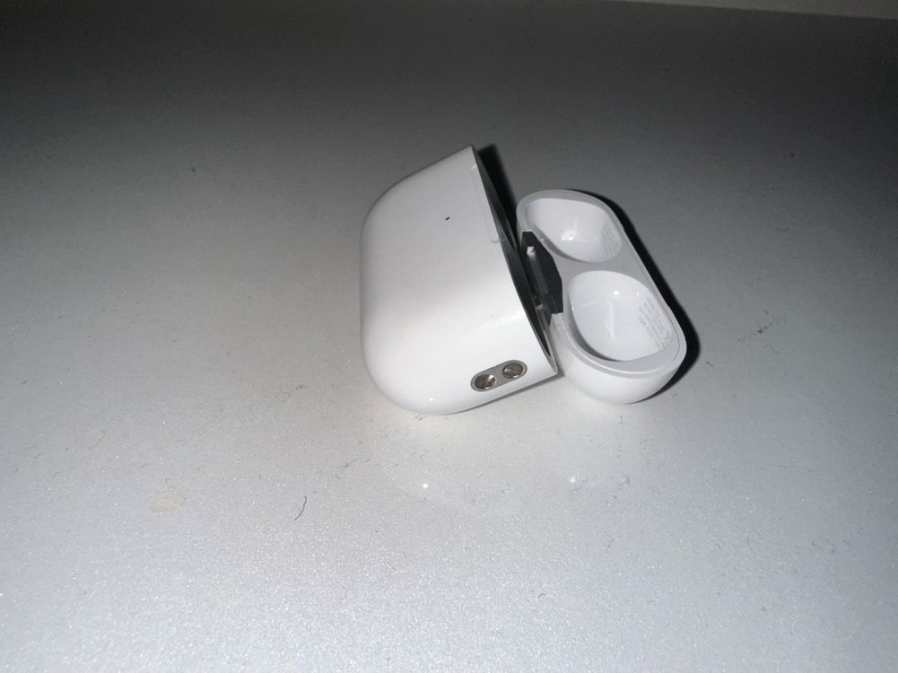 에어팟 프로 2세대 라이트닝본체--2