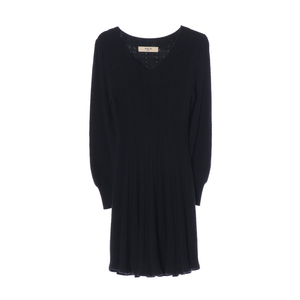 [S]나인 블랙 꽈배기 케이블 브이넥 긴팔 플레어 니트원피스