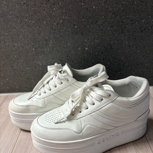 셀린느스니커즈