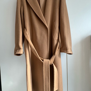 유메르 베르사유 코트 카멜 숏+안플리츠니트스커트블랙