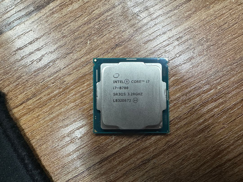 인텔 i7-8700K 8700 팝니다. 이미지