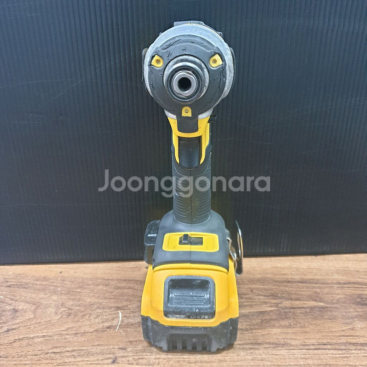 디월트 충전임팩 드라이버 DCF887 배터리포함--1