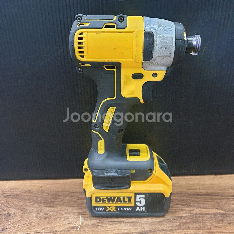 디월트 충전임팩 드라이버 DCF887 배터리포함--3