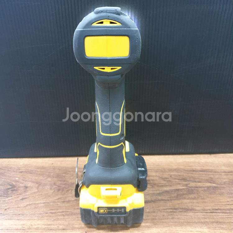 디월트 충전임팩 드라이버 DCF887 배터리포함--4