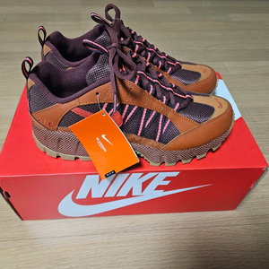 나이키 에어휴마라 270