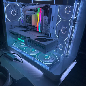 고성능 게이밍 PC 본체 판매합니다