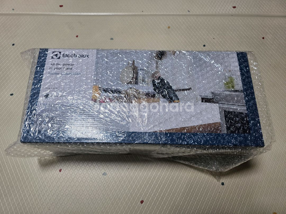 일렉트로록스 라피도 14.4V 무선 핸디 청소기--2