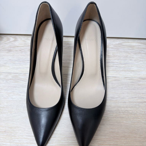 띠어리 양가죽 스틸레토힐 새상품