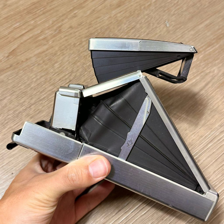 폴라로이드 Polaroid SX-70 필름 카메라 및 정품 가방 이미지