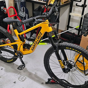 신동급 산타크루즈 5010 V4 CC M사이즈 팝니다