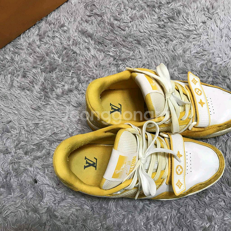 [클로젯][5.5]루이비통 벨크로 스트랩 LV 트레이너 데님 스니커즈--4