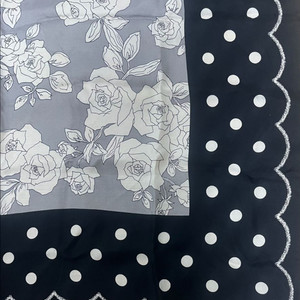 엠마뉴엘 웅가로 실크 스카프