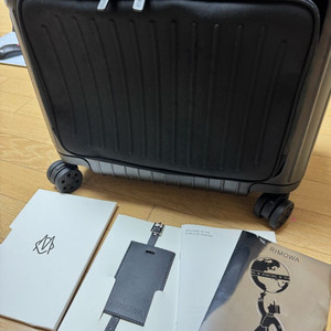 리모와 에센셜 슬리브 컴팩트(무광블랙)