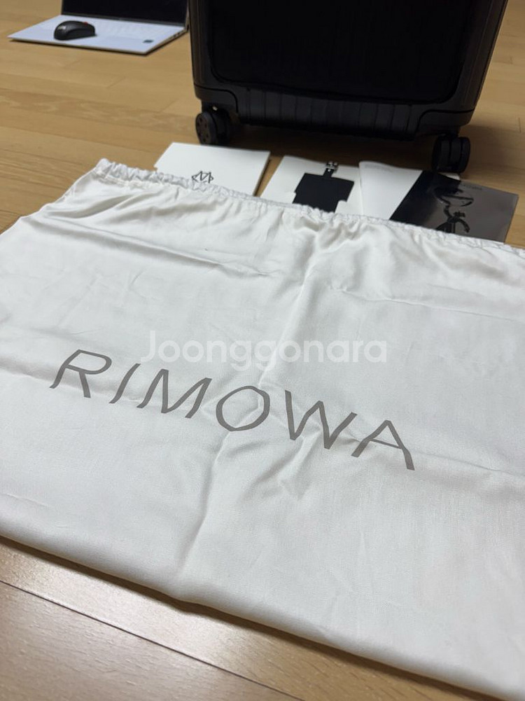 리모와 에센셜 슬리브 컴팩트(무광블랙)--1