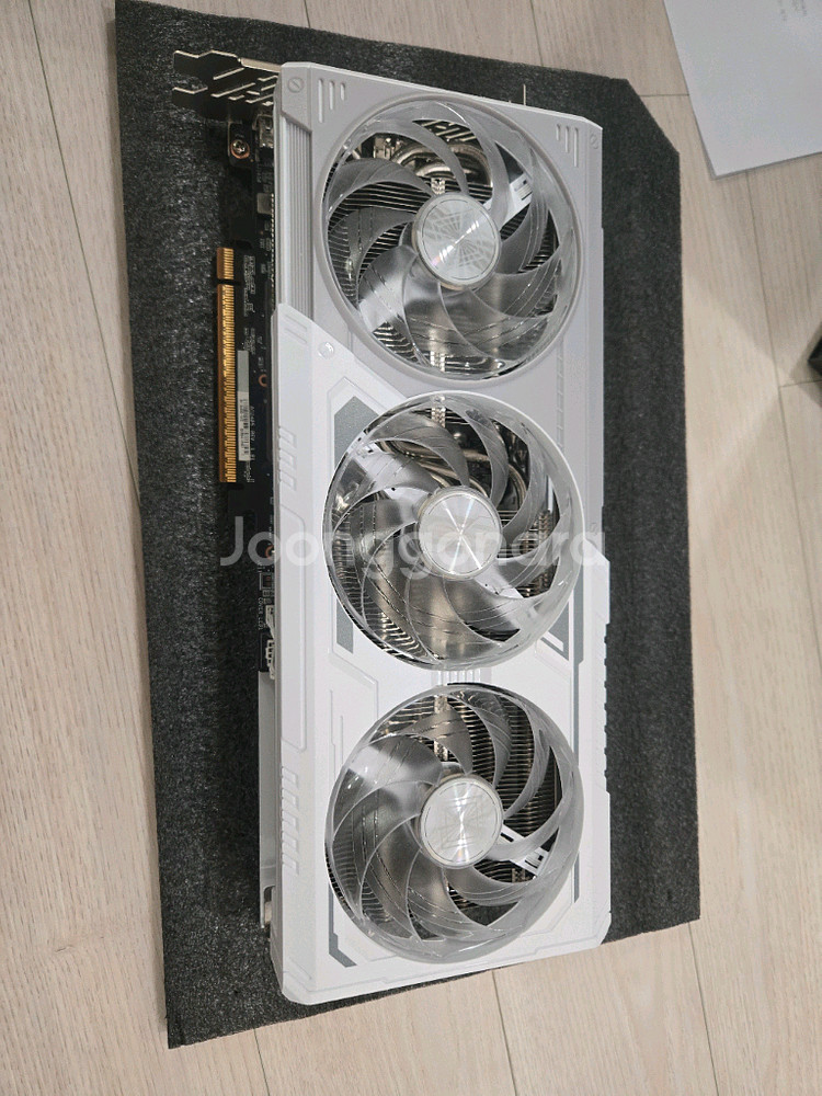 RX9070XT 팝니다.--0