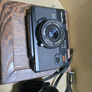 미놀타 하이매틱 SD 필름 카메라